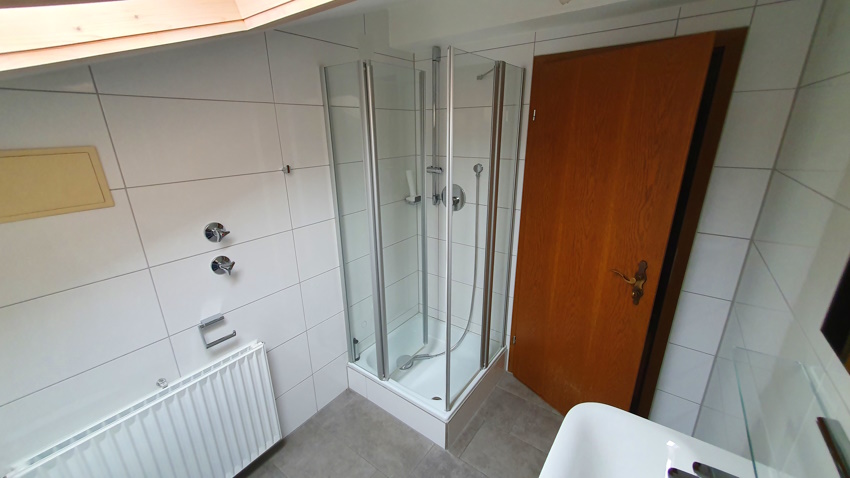 Agrarunternehmen - Bayern - Gastronomie Unternehmensnachfolge Pacht-Angebot Hotelzimmer Bad - Nachfolgeangebot für Gastronomiebetrieb mit Pächterwohnungen und Gästezimmer zur Pacht